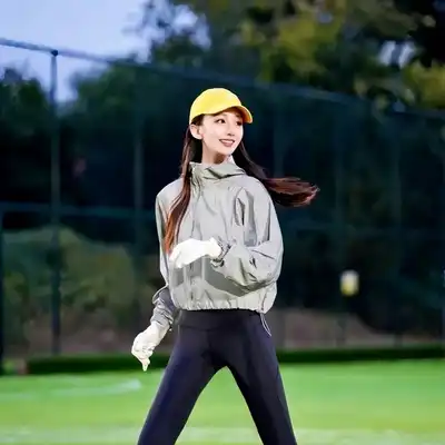 傅娜英